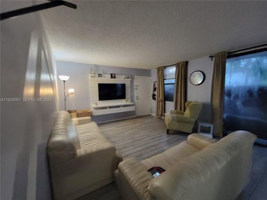 Lauderhill, Broward Countyのアパートメント・コンプレックス