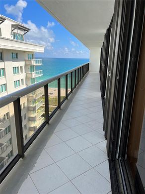 Komplex apartman Surfside, Miami-Dade County