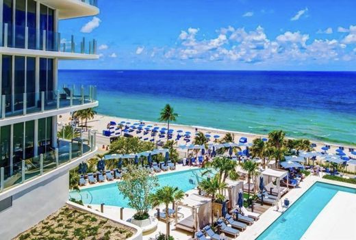 Residential complexes in Fort Lauderdale, Broward County