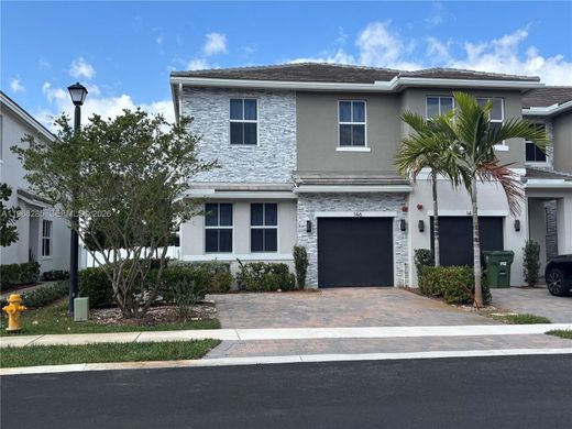 Townhouse in Pembroke Pines, Broward County