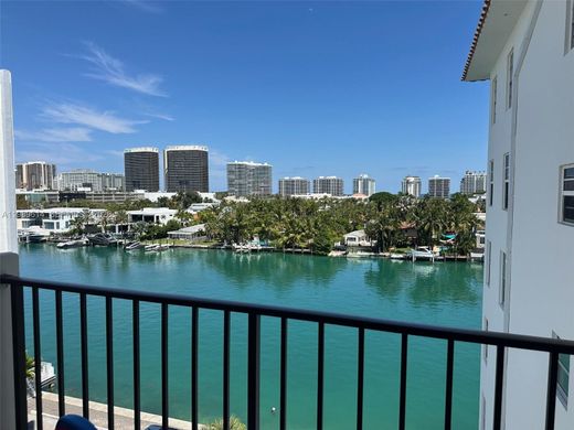 Complesso residenziale a Bay Harbor Islands, Miami-Dade County