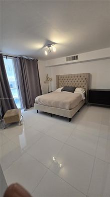 Жилой комплекс, Surfside, Miami-Dade County