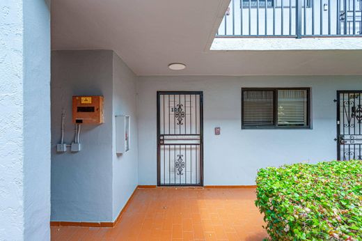 Residential complexes in Hialeah, Miami-Dade