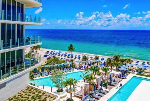 Residential complexes in Fort Lauderdale, Broward County