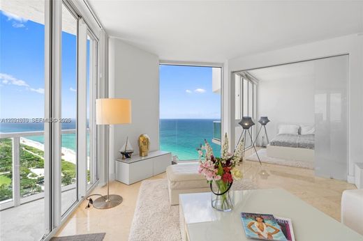 Residential complexes in Miami Beach, Miami-Dade