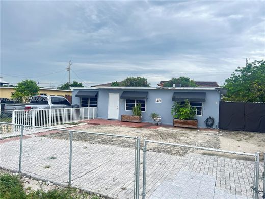 Villa in Hialeah, Miami-Dade County