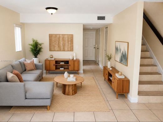 Residential complexes in Miami, Miami-Dade