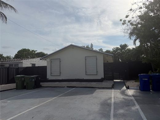 Residential complexes in Fort Lauderdale, Broward County
