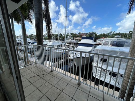 Residential complexes in Fort Lauderdale, Broward County