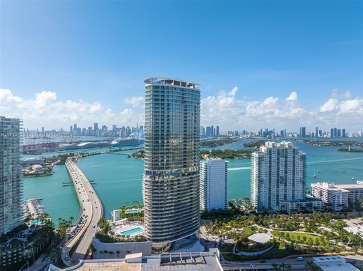 Residential complexes in Miami Beach, Miami-Dade