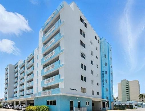 ハリウッド, Broward Countyのアパートメント・コンプレックス