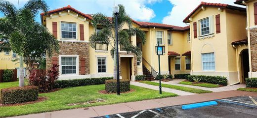 Residential complexes in Homestead, Miami-Dade