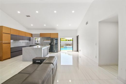 Villa - Hialeah, Miami-Dade County