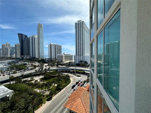 Kamienica w Sunny Isles Beach, Miami-Dade County
