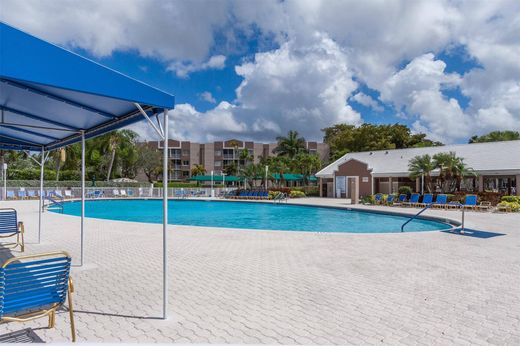 Residential complexes in Tamarac, Broward County