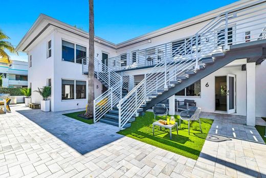Residential complexes in Fort Lauderdale, Broward County