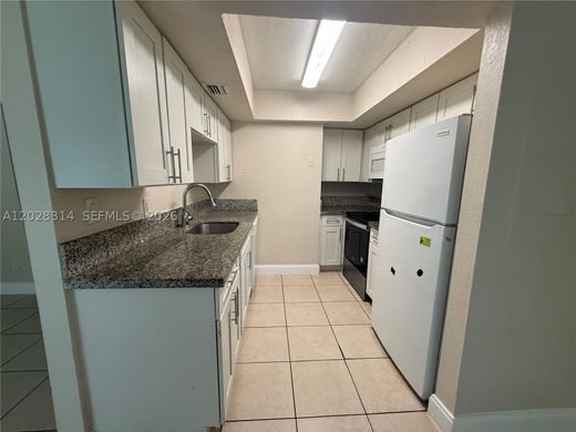 Townhouse in Lauderhill, Broward County