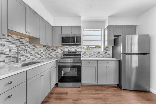 Residential complexes in Davie, Broward County