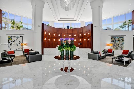 Complexes résidentiels à Sunny Isles Beach, Comté de Miami-Dade