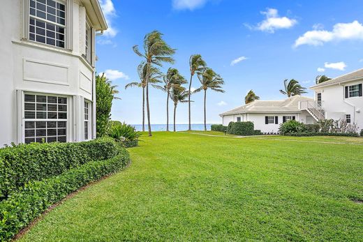 Residential complexes in Manalapan, Palm Beach