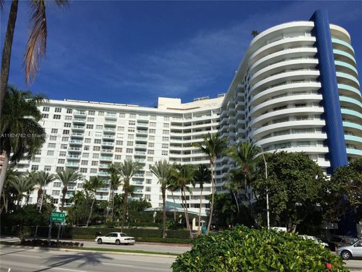 Residential complexes in Miami Beach, Miami-Dade