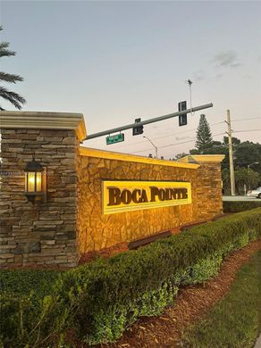 Residential complexes in Boca Raton, Palm Beach