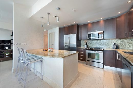 Kamienica w Hallandale Beach, Broward County