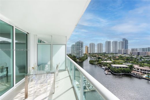 Kamienica w Sunny Isles Beach, Miami-Dade County