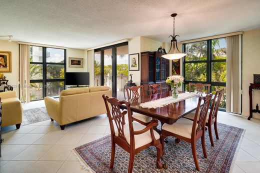 Residential complexes in Key Biscayne, Miami-Dade