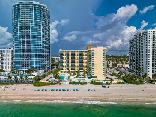 Residential complexes in Hollywood, Broward County