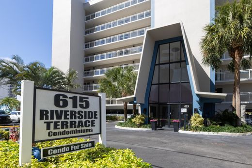 Residential complexes in Pompano Beach, Broward County