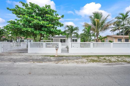 Villa in North Miami, Miami-Dade