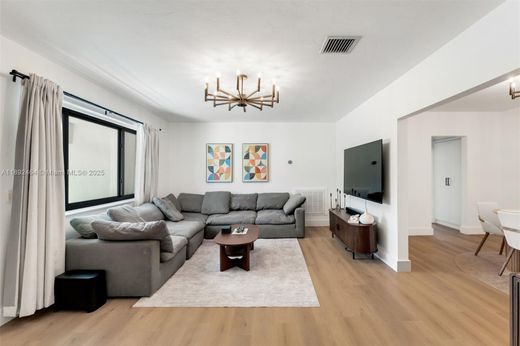 빌라 / El Portal, Miami-Dade County