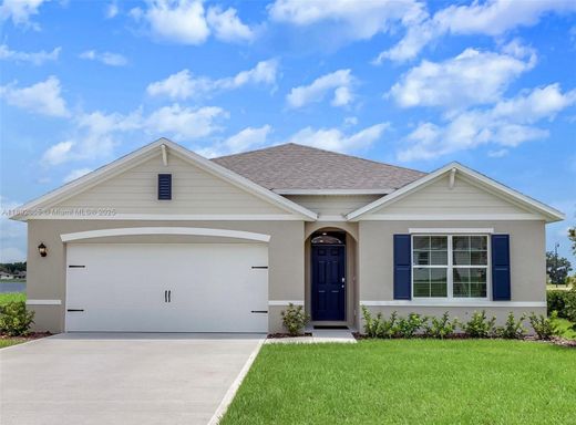 Villa in Lehigh Acres, Lee County