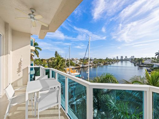 Residential complexes in Fort Lauderdale, Broward County