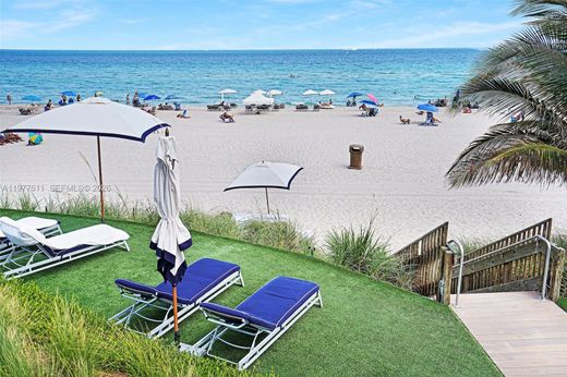 Residential complexes in Miami Beach, Miami-Dade