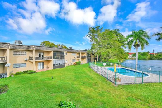 Residential complexes in Sunrise, Broward County