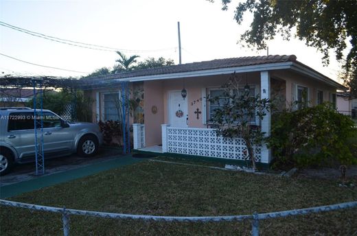 Villa a Hialeah, Miami-Dade County