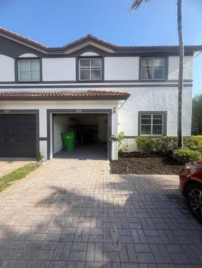 Townhouse in Sunrise, Broward County