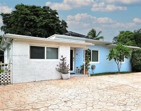 Villa en North Miami, Miami-Dade County