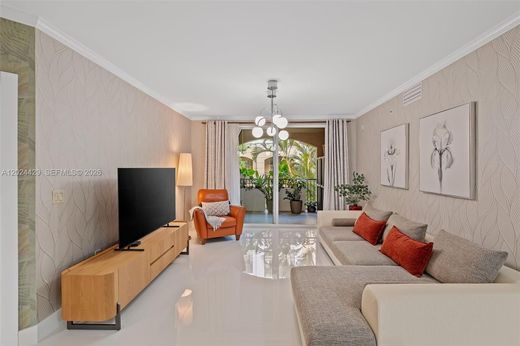 Жилой комплекс, Sunny Isles Beach, Miami-Dade County