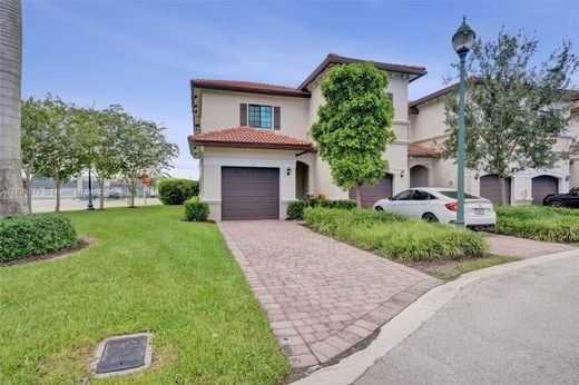 타운 하우스 / Oakland Park, Broward County