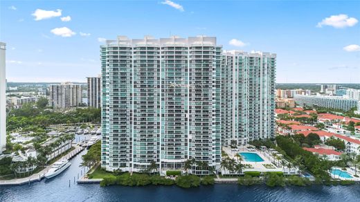 Aventura, Miami-Dade Countyのアパートメント・コンプレックス