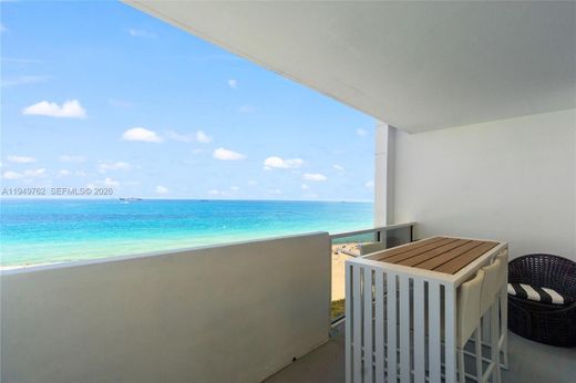 Residential complexes in Miami Beach, Miami-Dade