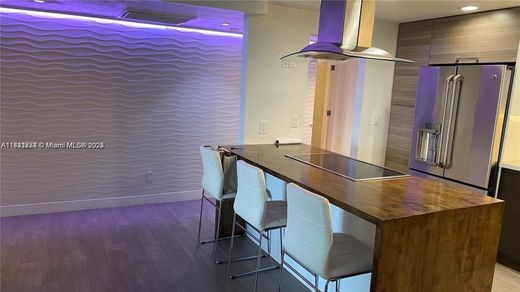 公寓楼  Sunny Isles Beach, Miami-Dade County