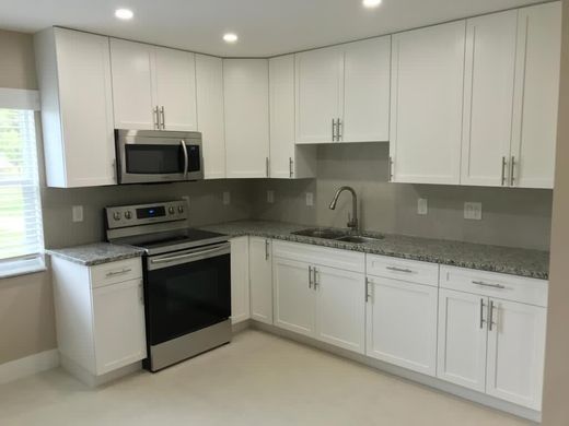 Komplex apartman Aventura, Miami-Dade County