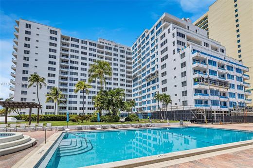 Residential complexes in Miami Beach, Miami-Dade