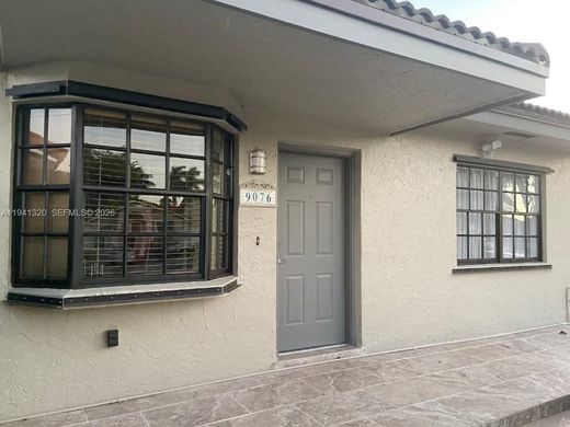 Residential complexes in Hialeah Gardens, Miami-Dade