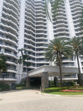 Residential complexes in Aventura, Miami-Dade