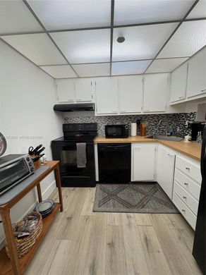 Edificio en North Miami, Miami-Dade County